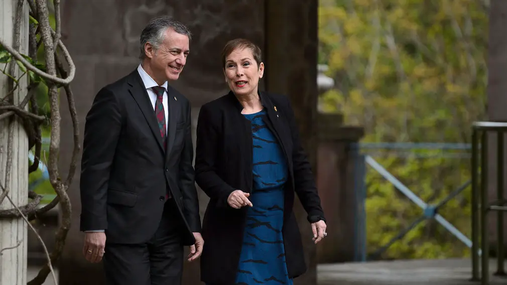 Foto a foto: Barkos y Urkullu se juntan para realizar una declaración sobre la disolución de ETA