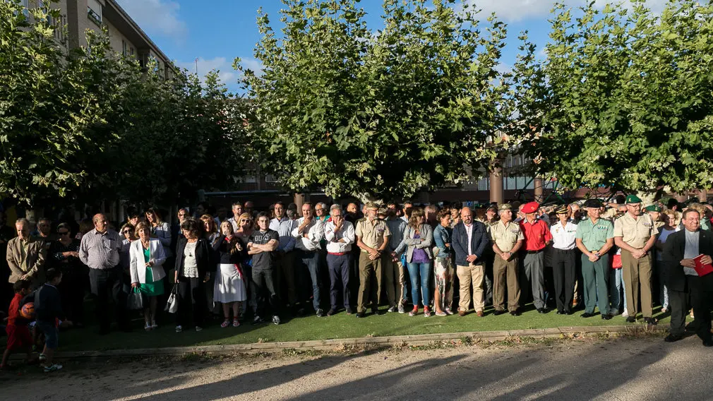 Así se ha emocionado Berriozar y Navarra con el homenaje al subteniente Casanova, asesinado por ETA