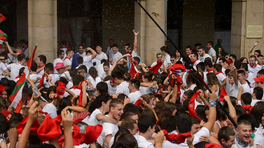 Así han vibrado los tafalleses con el lanzamiento del cohete que ha dado comienzo a sus fiestas