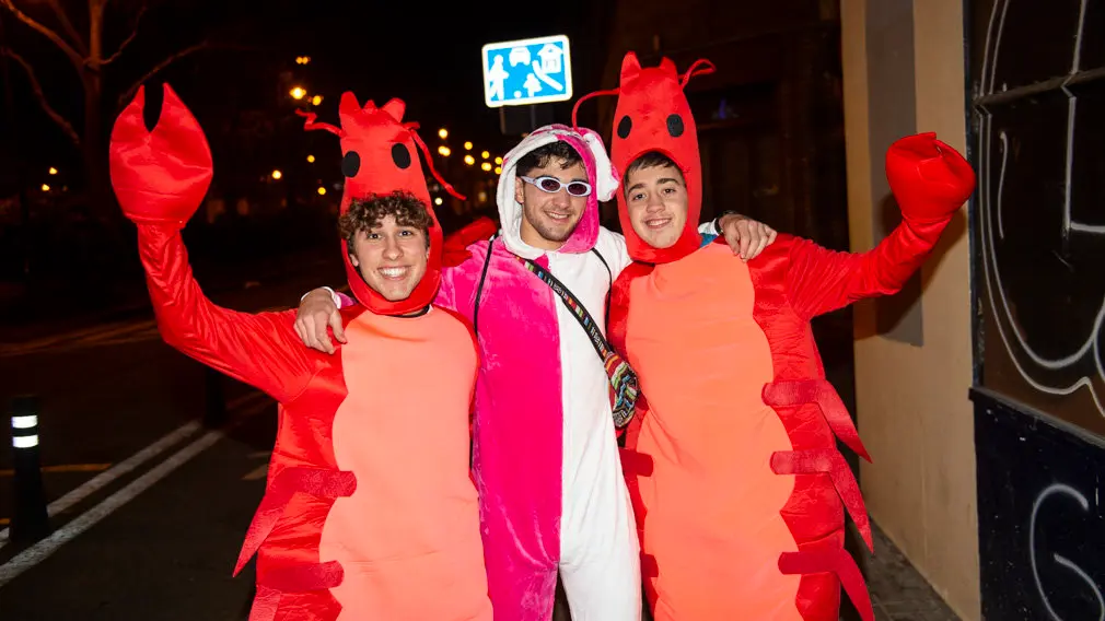 La noche más loca de Pamplona para despedir a 2018: un repaso en imágenes a los mejores disfraces de Nochevieja