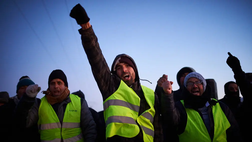 Tensión a las puertas de la empresa 'Huerta de Peralta': la lucha de sus trabajadores, en imágenes