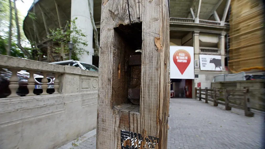 GALERÍA - Tabla a tabla, así ha comenzado el montaje del vallado 