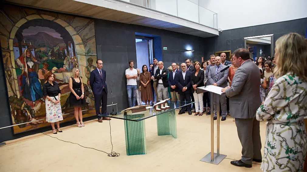 El acto, en imágenes: Jorge Aguirre, María Virginia Magdaleno y Blanca Regúlez ya son parlamentarios forales