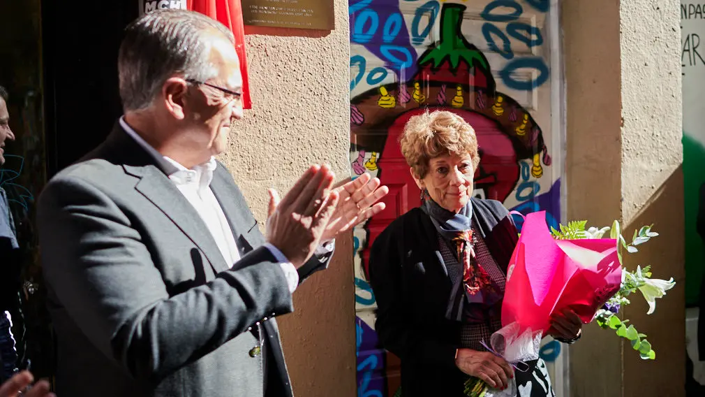 Así luce la placa en memoria de Iñaki Astondoa, miembro de los Iruña'ko: el homenaje en imágenes