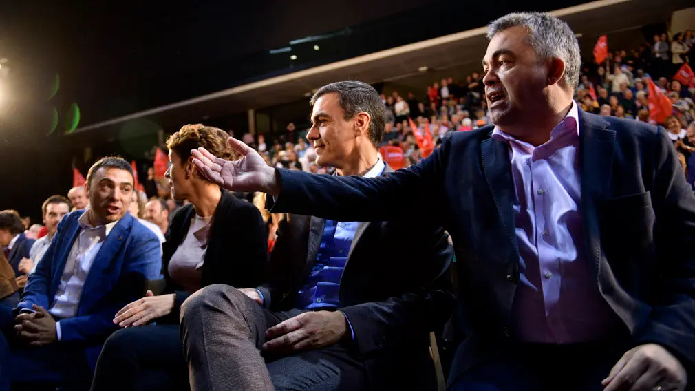 Acto central de campaña del PSOE en Pamplona: las imágenes de Pedro Sánchez junto a los líderes navarros