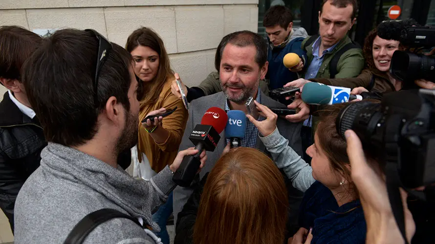 Tomás López, exdirector financiero de Osasuna atiende a los medios. 3 PABLO LASAOSA