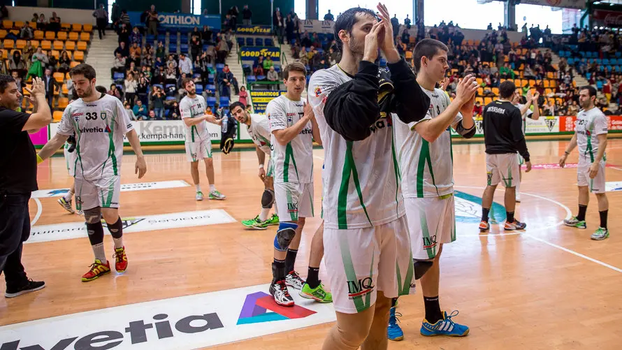 Helvetia Anaitasuna se clasifica para la fase de grupos de la Copa EHF pese a perder el partido de vuelta contra el Hubo Initia Hasselt (24-26). IÑIGO ALZUGARAY-16