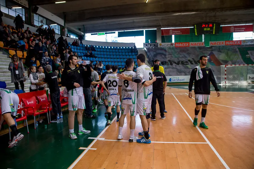 Helvetia Anaitasuna se clasifica para la fase de grupos de la Copa EHF pese a perder el partido de vuelta contra el Hubo Initia Hasselt (24-26). IÑIGO ALZUGARAY-17