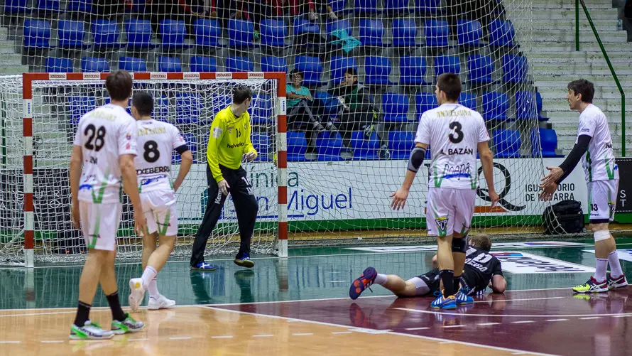 Partido de la Liga Asobal entre Helvetia Anaitasuna y Ademar León (27-27). IÑIGO ALZUGARAY. -14