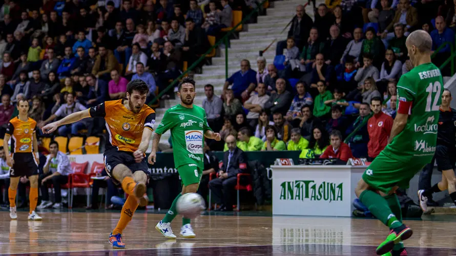 Partido entre Magna Gurpea y Aspil Vidal Ribera Navarra (1-1). IÑIGO ALZUGARAY-14