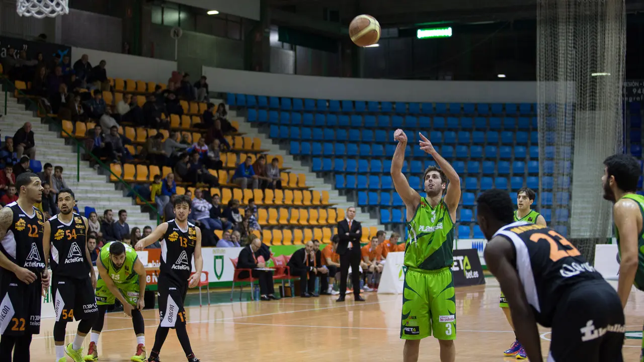 Partido entre el Planasa Navarra y el Actel Força Lleida. IÑIGO ALZUGARAY. -2