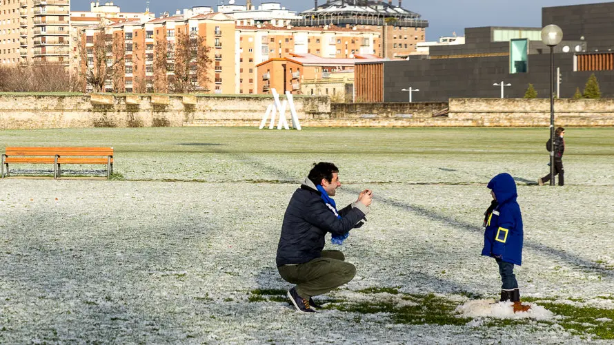 Primera nevada del año en Pamplona. IÑIGO ALZUGARAY