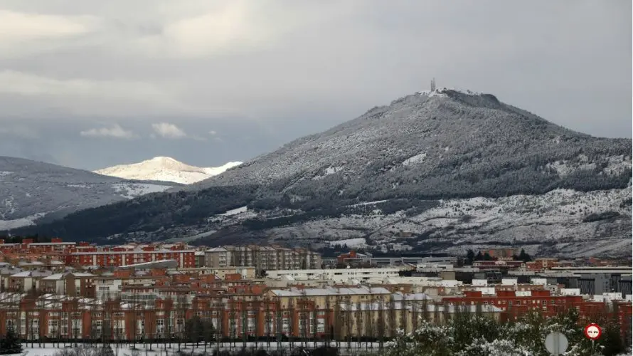 Pamplona amanece nevada.