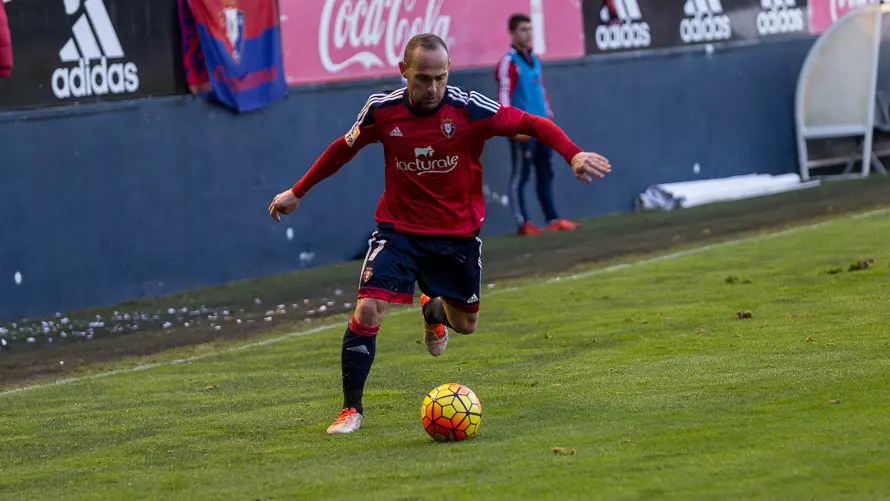 Partido entre Osasuna y Llagostera (3-0) celebrado en el estadio de El Sadar (8). IÑIGO ALZUGARAY
