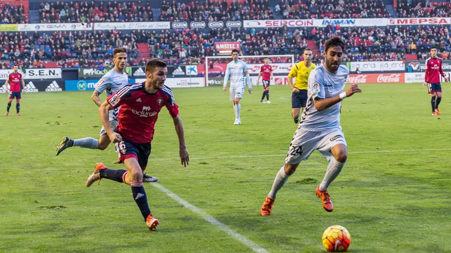 Partido entre Osasuna y Llagostera (3-0) celebrado en el estadio de El Sadar (12). IÑIGO ALZUGARAY