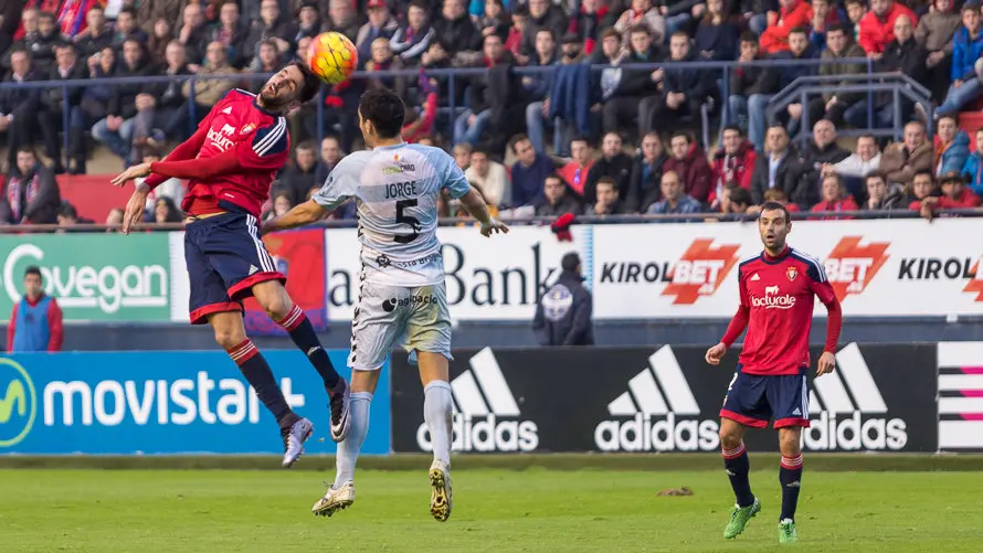 Partido entre Osasuna y Llagostera (3-0) celebrado en el estadio de El Sadar (17). IÑIGO ALZUGARAY