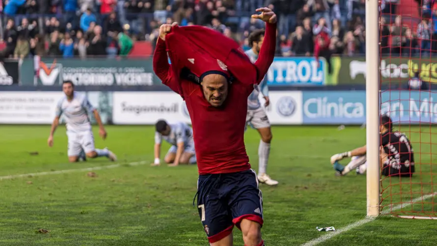 Partido entre Osasuna y Llagostera (3-0) celebrado en el estadio de El Sadar (22). IÑIGO ALZUGARAY