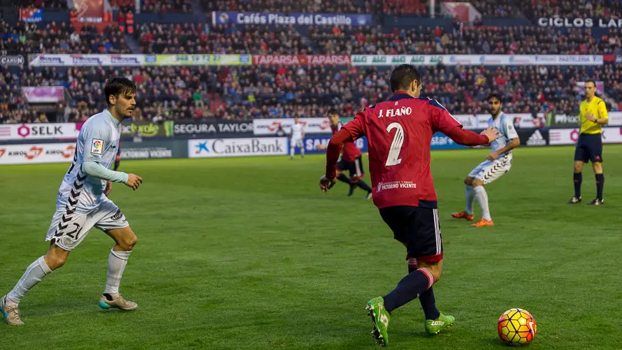Partido entre Osasuna y Llagostera (3-0) celebrado en el estadio de El Sadar (27). IÑIGO ALZUGARAY