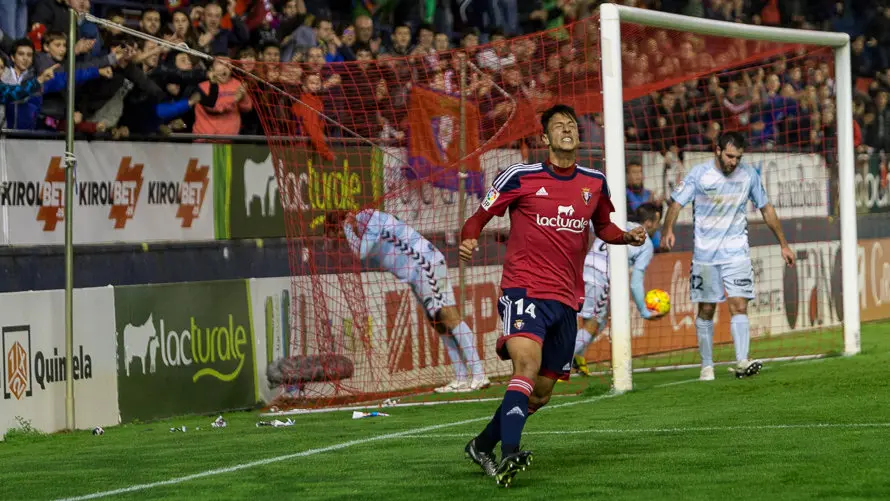 Partido entre Osasuna y Llagostera (3-0) celebrado en el estadio de El Sadar (42). IÑIGO ALZUGARAY