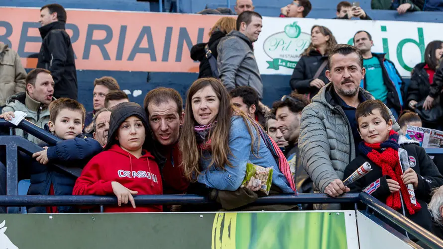 Imágenes de la grada del partido entre Osasuna y Llagostera (4). IÑIGO ALZUGARAY