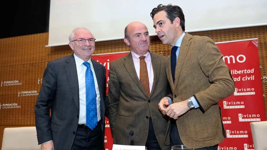 Luis de Guindos en su visita a Pamplona 2. EFE