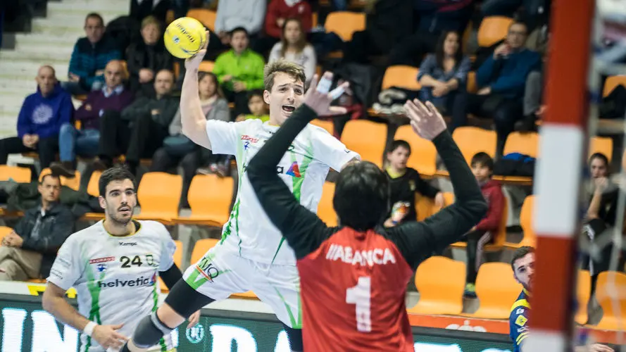 Partido balonmano Anaitasuna - Cangas. PABLO LASAOSA 15