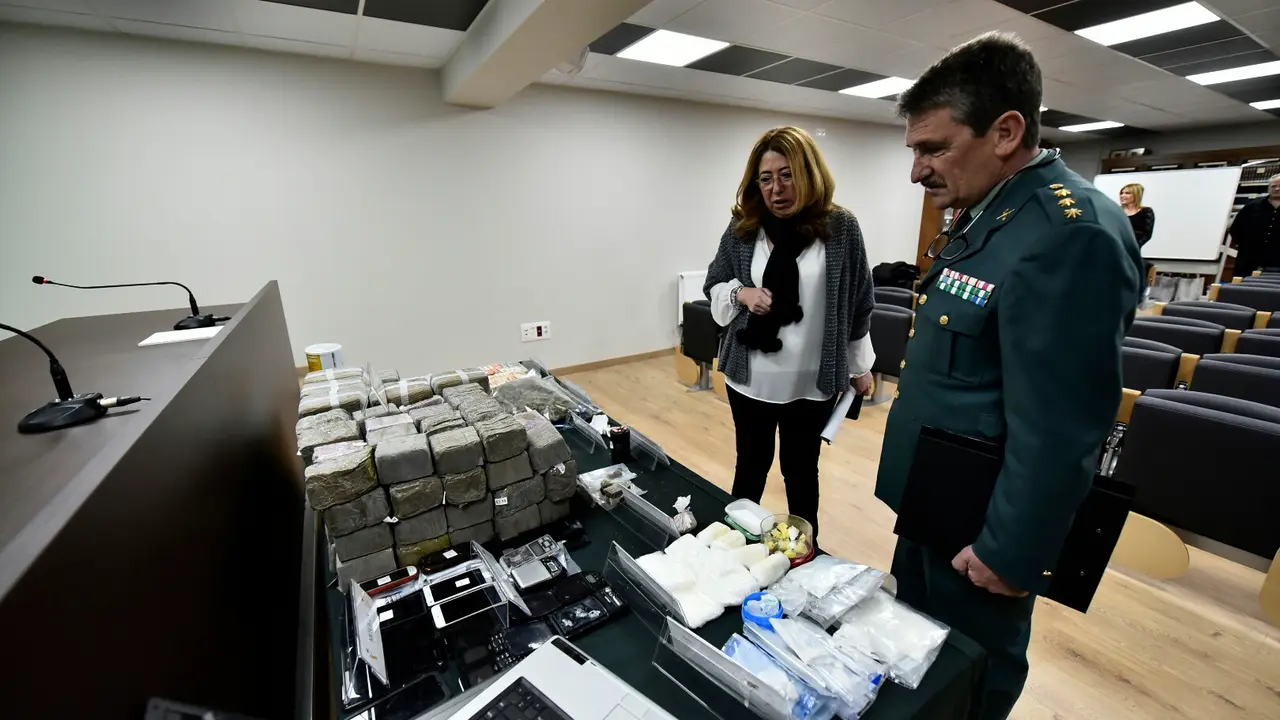 La delegada del Gobierno, Carmen Alba, el jefe de la Guardia Civil, Javier Hernández Marco presentan operación contra droga en Navarra PABLO LASAOSA 1