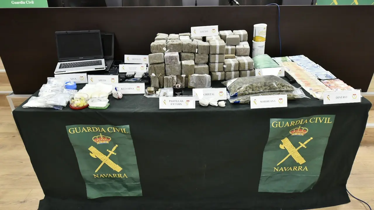 La delegada del Gobierno, Carmen Alba, el jefe de la Guardia Civil, Javier Hernández Marco presentan operación contra droga en Navarra PABLO LASAOSA 3