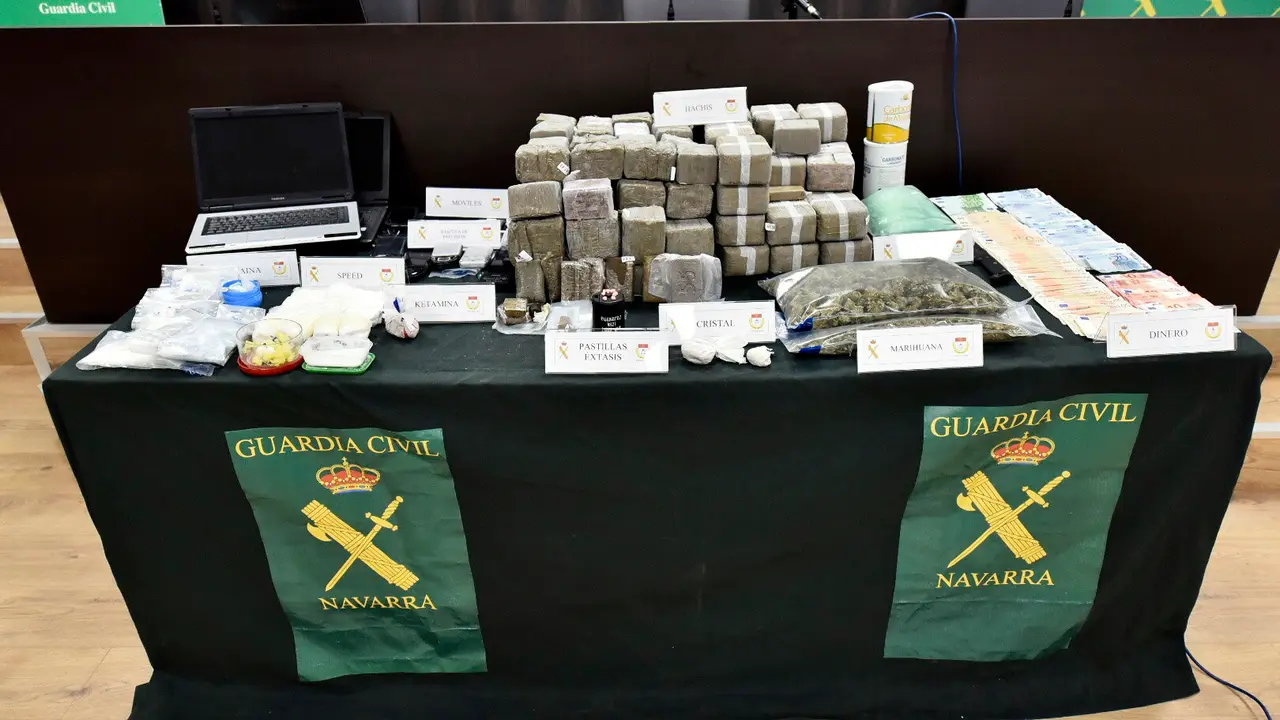 La delegada del Gobierno, Carmen Alba, el jefe de la Guardia Civil, Javier Hernández Marco presentan operación contra droga en Navarra PABLO LASAOSA 4