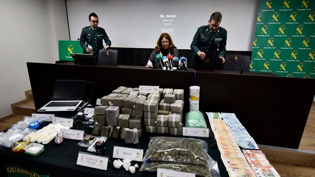 La delegada del Gobierno, Carmen Alba, el jefe de la Guardia Civil, Javier Hernández Marco presentan operación contra droga en Navarra PABLO LASAOSA 6
