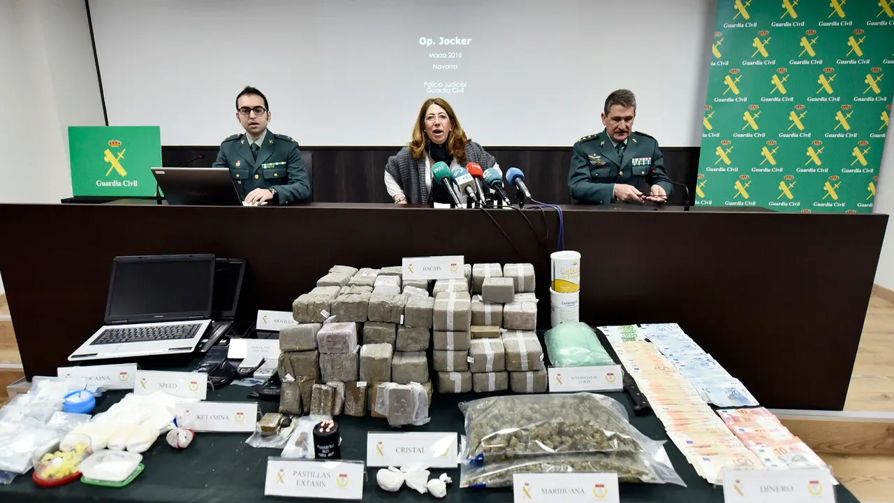 La delegada del Gobierno, Carmen Alba, el jefe de la Guardia Civil, Javier Hernández Marco presentan operación contra droga en Navarra PABLO LASAOSA 8