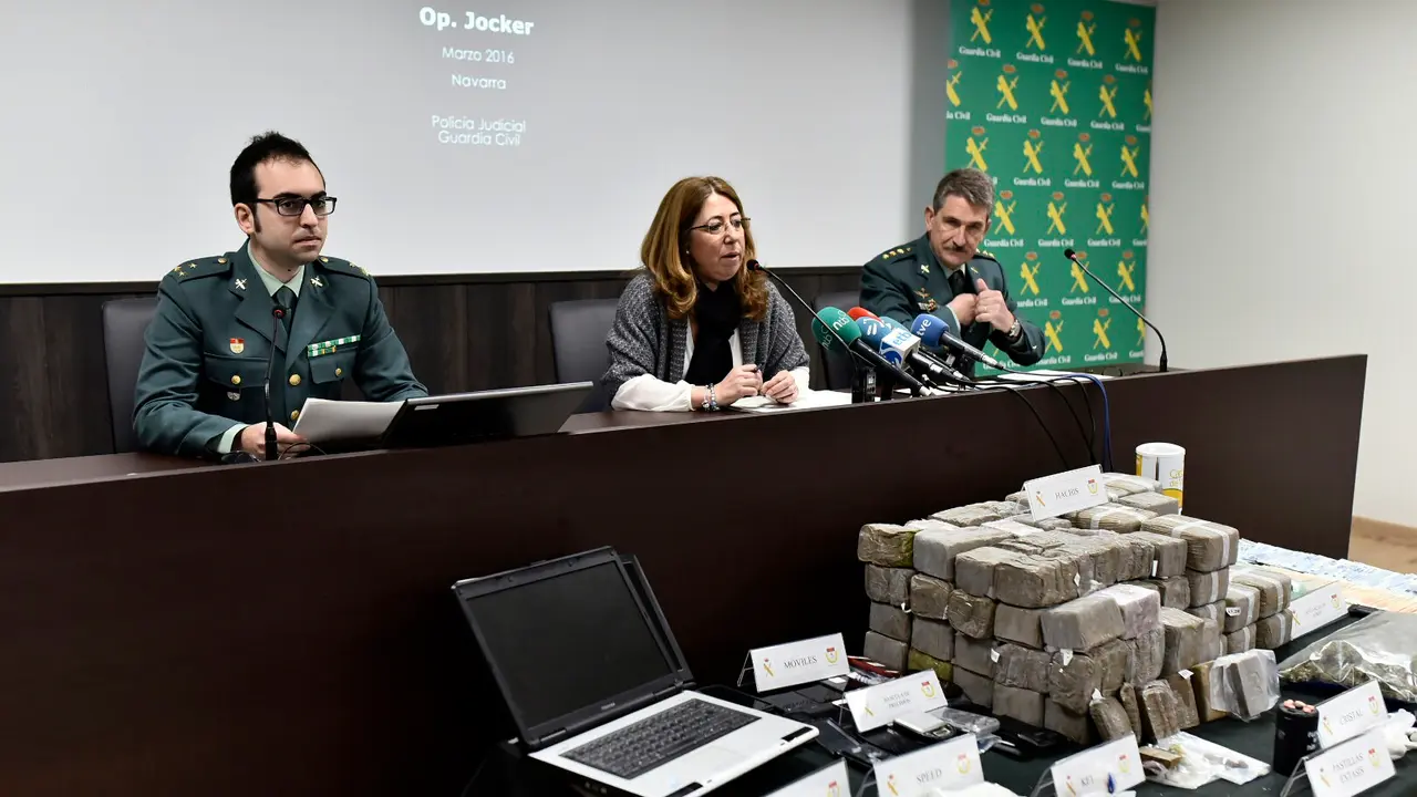 La delegada del Gobierno, Carmen Alba, el jefe de la Guardia Civil, Javier Hernández Marco presentan operación contra droga en Navarra PABLO LASAOSA 9