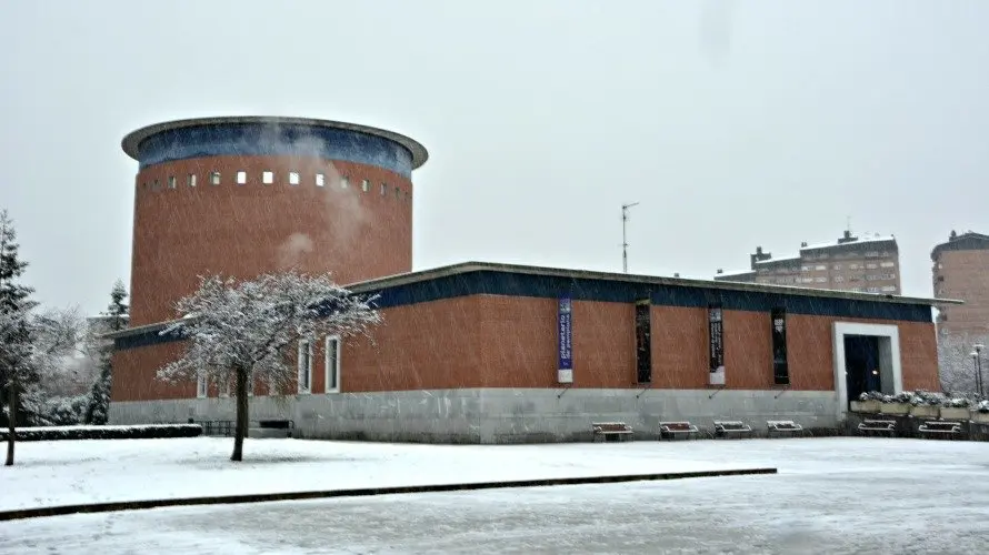 Planetario de Pamplona nevado. ESCALADA