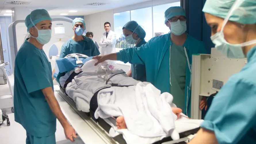 La Clínica Universidad de Navarra instala un complejo quirúrgico único en Europa (11)