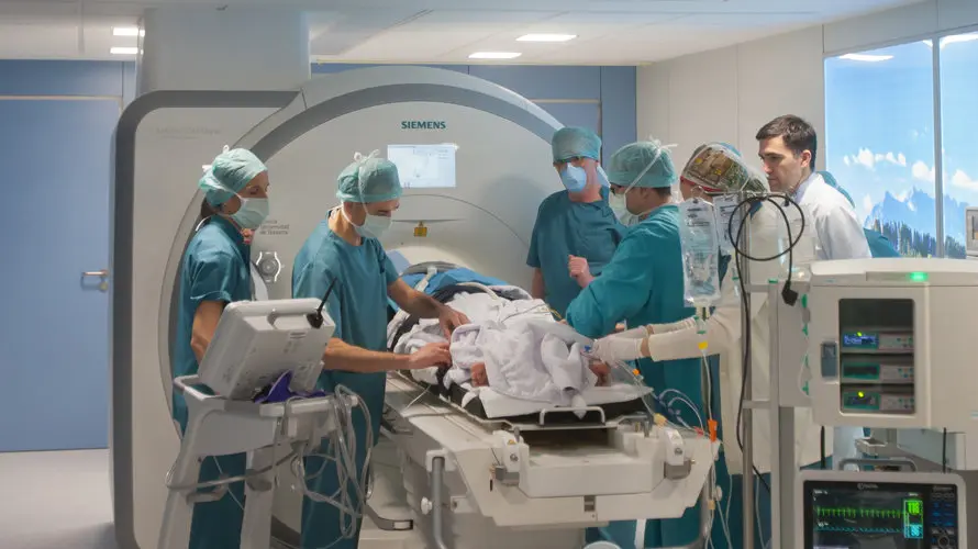 La Clínica Universidad de Navarra instala un complejo quirúrgico único en Europa (13)