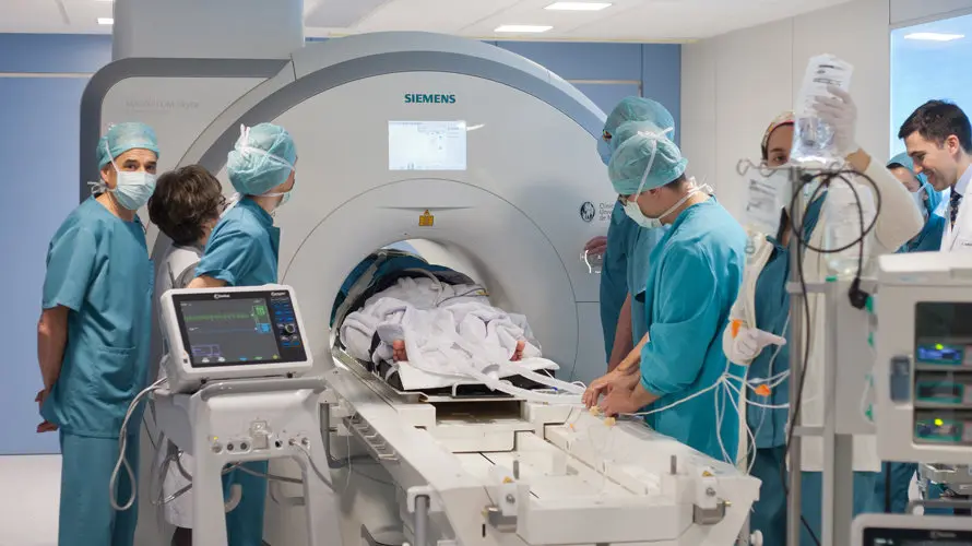 La Clínica Universidad de Navarra instala un complejo quirúrgico único en Europa (15)