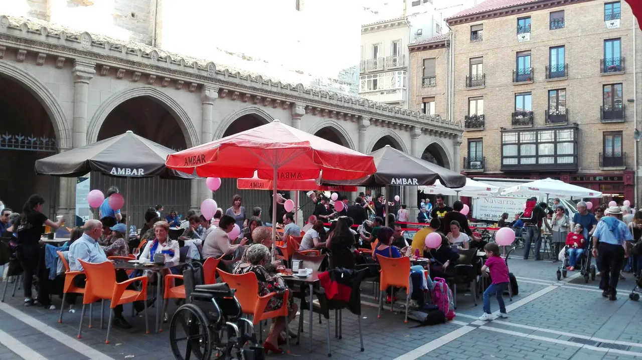La tercera edición de La calle en rosa 'Fiesta del vino Rosado de Navarra' (6)