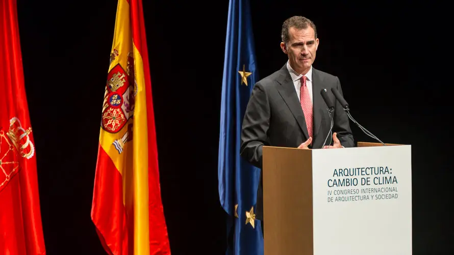 El Rey Felipe VI y Doña Letizia inauguran el IV Congreso Internacional de Arquitectura que se celebra en Baluarte acompañados por la presidenta de Navarra, Uxue Barkos y otra (39)