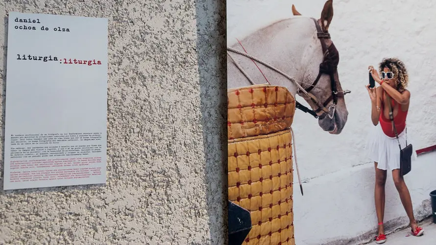 La concejala Maider Beloki presenta la exposición fotográfica sanferminera -Versus- de los fotógrafos navarros Maite Hernández Mateo, Clemente Bernad, Daniel Ochoa de Olza y Cristina Nuñez Baquedano (10). IÑIGO ALZ