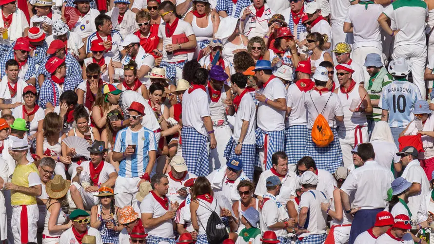 Imágenes de los tendidos de la Plaza de Pamplona en la corrida de los toros de Pedraza de Yeltes (2). IÑIGO ALZUGARAY