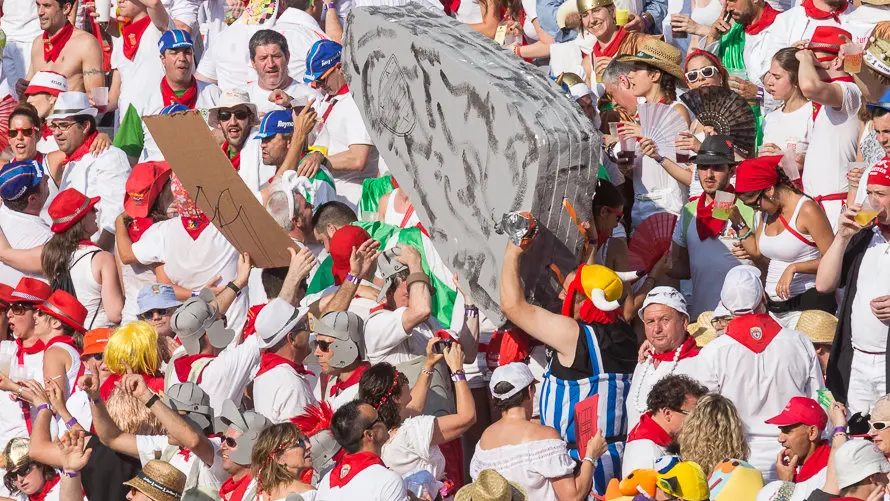 Imágenes de los tendidos de la Plaza de Pamplona en la corrida de los toros de Pedraza de Yeltes (6). IÑIGO ALZUGARAY