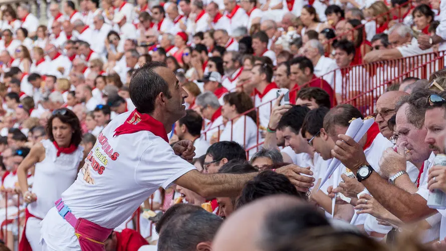 Imágenes de los tendidos de la Plaza de Pamplona en la corrida de los toros de Pedraza de Yeltes (21). IÑIGO ALZUGARAY