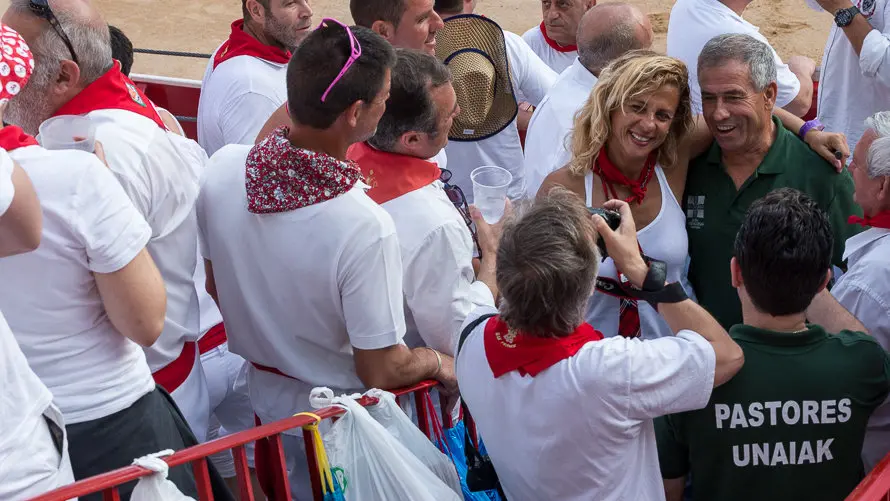 Imágenes de los tendidos de la Plaza de Pamplona en la corrida de los toros de Pedraza de Yeltes (37). IÑIGO ALZUGARAY