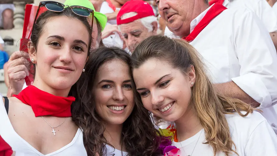 Imágenes de los tendidos de la Plaza de Pamplona en la corrida de los toros de Pedraza de Yeltes (40). IÑIGO ALZUGARAY