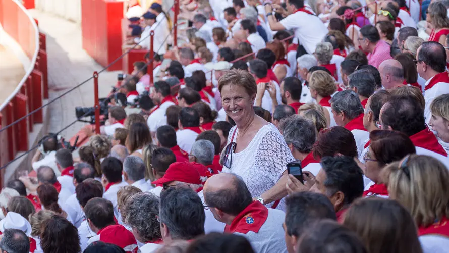 Imágenes de los tendidos de la Plaza de Pamplona en la corrida de los toros de Pedraza de Yeltes. IÑIGO ALZUGARAY
