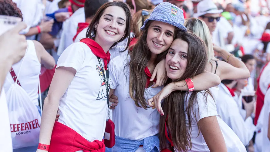 Los tendidos de la plaza durante la corrida de la Feria de San Fermín con toros de Victoriano del Río Cortés (23). IÑIGO ALZUGARAY