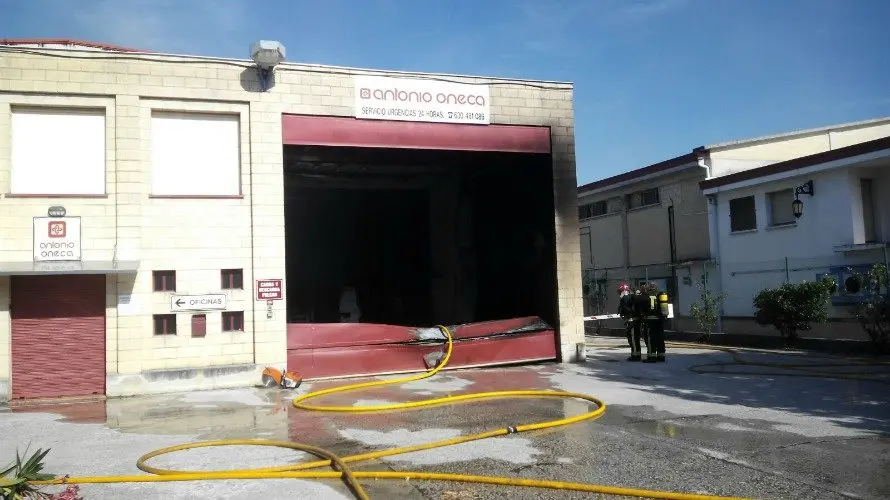 La empresa Antonio Oneca de Orkoien, tras el fuerte incendio.