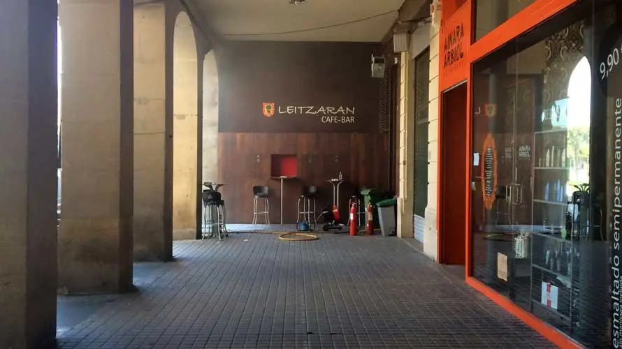 El incendio se ha iniciado en la cocina del restaurante Leitzaran de la Plaza del Castillo de Pamplona (3)