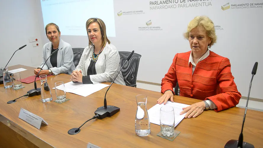 Recepción por parte de Uxue Barkos y Ainhoa Aznárez a Soledad Becerril. PABLO LASAOSA02