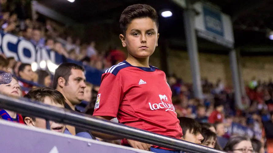 Imágenes de la afición en la grada del estadio de El Sadar durante el partido entre Osasuna y Espanyol (5). IÑIGO ALZUGARAY